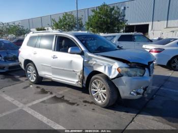  Salvage Toyota Highlander