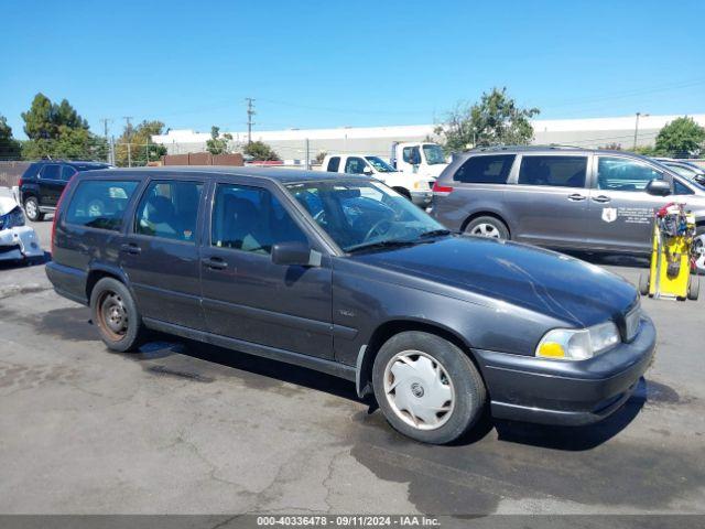  Salvage Volvo V70