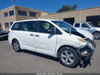  Salvage Toyota Sienna