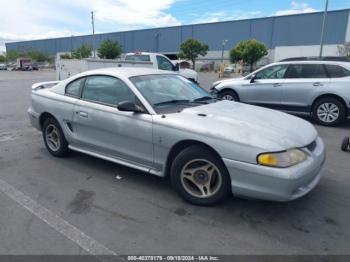  Salvage Ford Mustang