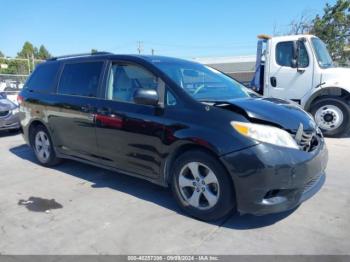  Salvage Toyota Sienna