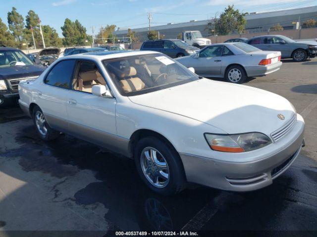  Salvage Lexus Es