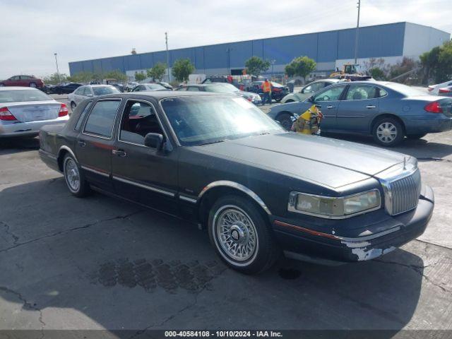  Salvage Lincoln Towncar