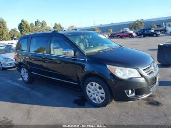  Salvage Volkswagen Routan