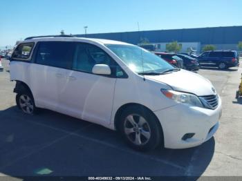  Salvage Toyota Sienna