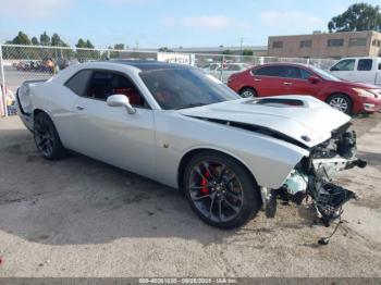  Salvage Dodge Challenger