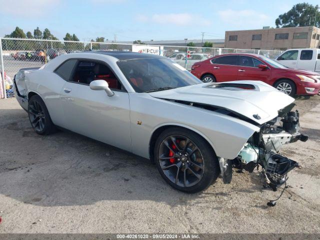  Salvage Dodge Challenger