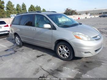  Salvage Toyota Sienna