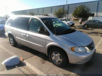  Salvage Chrysler Town & Country