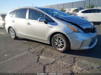  Salvage Toyota Prius v