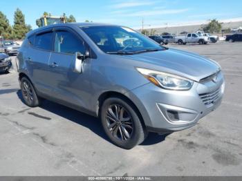  Salvage Hyundai TUCSON