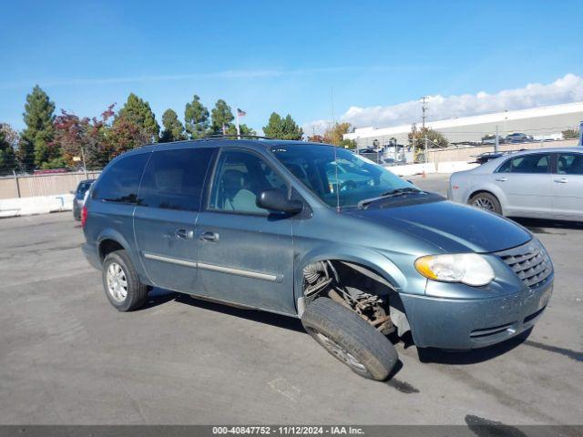  Salvage Chrysler Town & Country