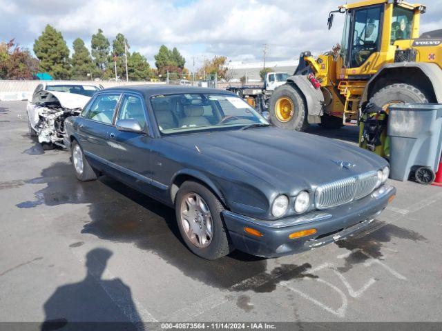  Salvage Jaguar Xj8