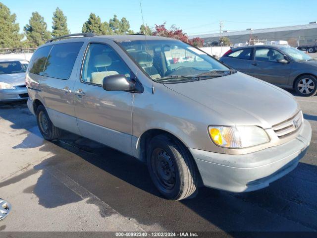  Salvage Toyota Sienna