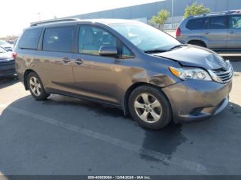  Salvage Toyota Sienna