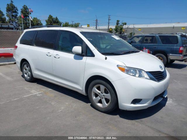  Salvage Toyota Sienna