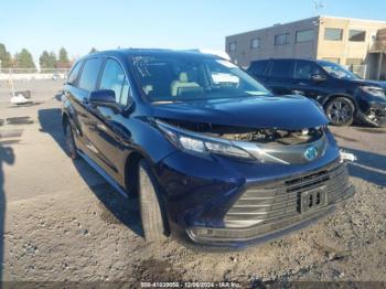  Salvage Toyota Sienna