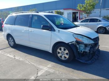  Salvage Toyota Sienna