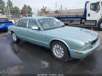  Salvage Jaguar Xj8