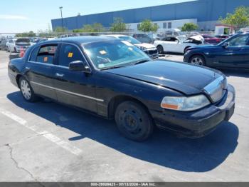  Salvage Lincoln Towncar