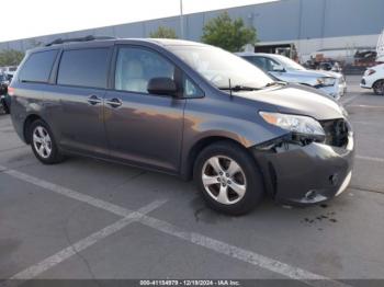  Salvage Toyota Sienna