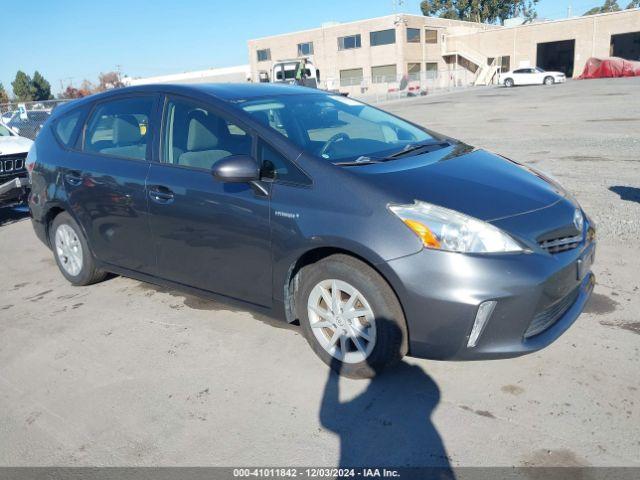  Salvage Toyota Prius v