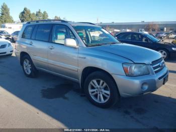  Salvage Toyota Highlander