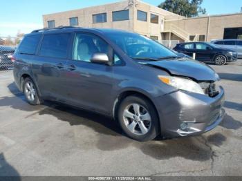  Salvage Toyota Sienna