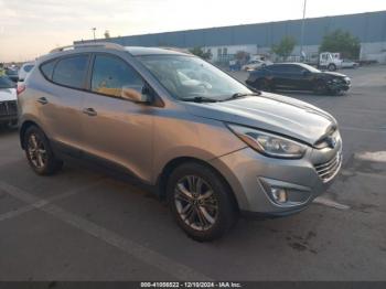  Salvage Hyundai TUCSON