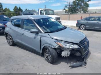  Salvage Nissan Kicks