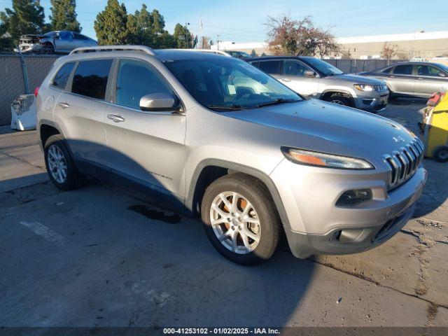  Salvage Jeep Cherokee