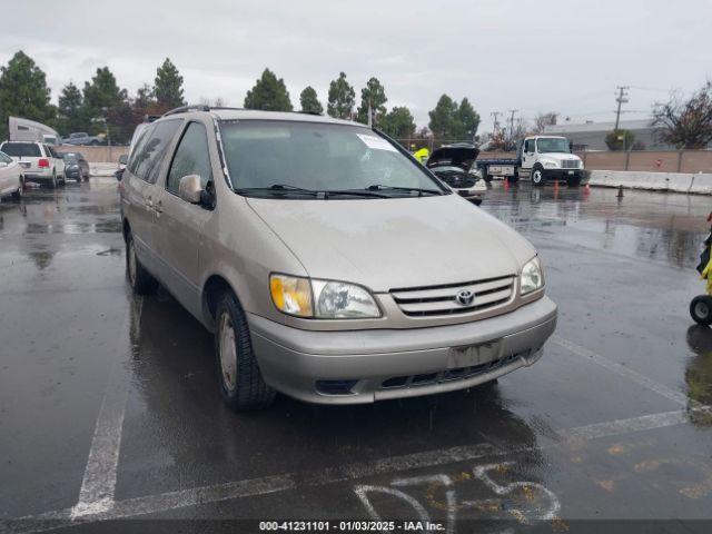  Salvage Toyota Sienna