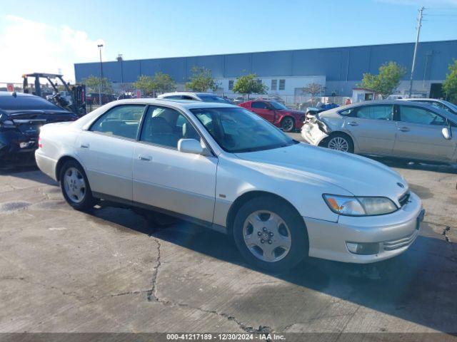  Salvage Lexus Es