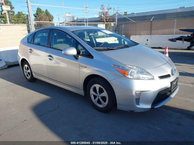  Salvage Toyota Prius