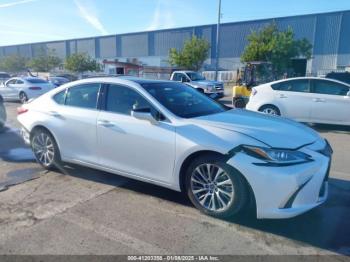  Salvage Lexus Es