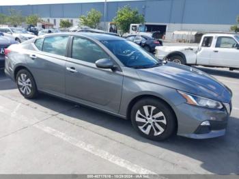  Salvage Nissan Altima