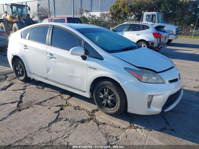  Salvage Toyota Prius