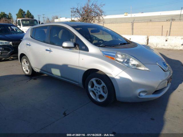  Salvage Nissan LEAF