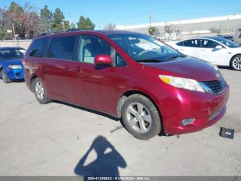  Salvage Toyota Sienna