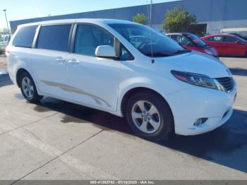  Salvage Toyota Sienna