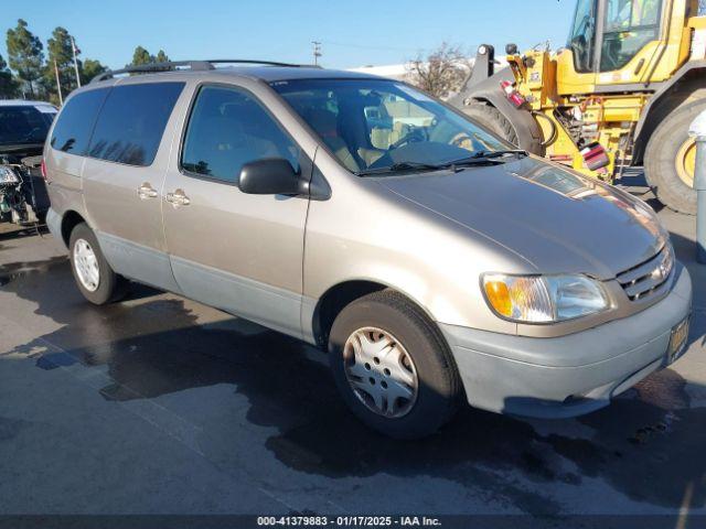  Salvage Toyota Sienna