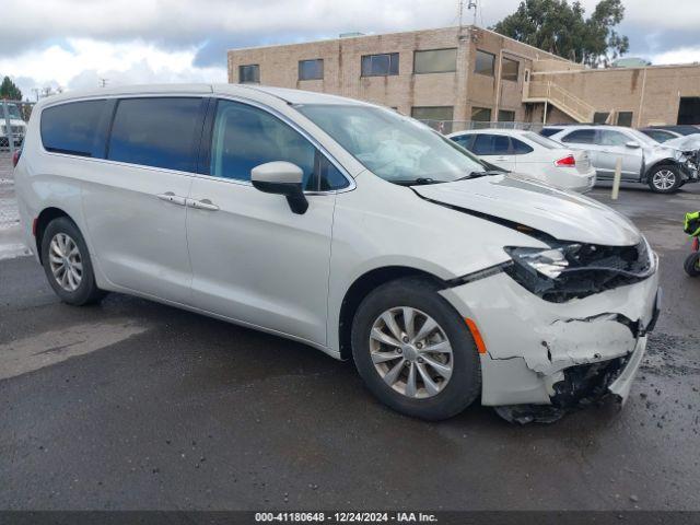  Salvage Chrysler Pacifica