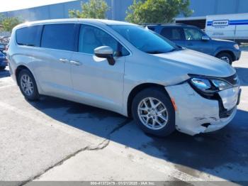  Salvage Chrysler Pacifica