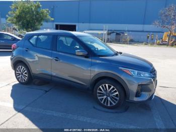  Salvage Nissan Kicks