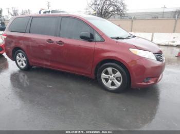  Salvage Toyota Sienna