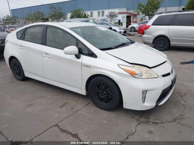  Salvage Toyota Prius