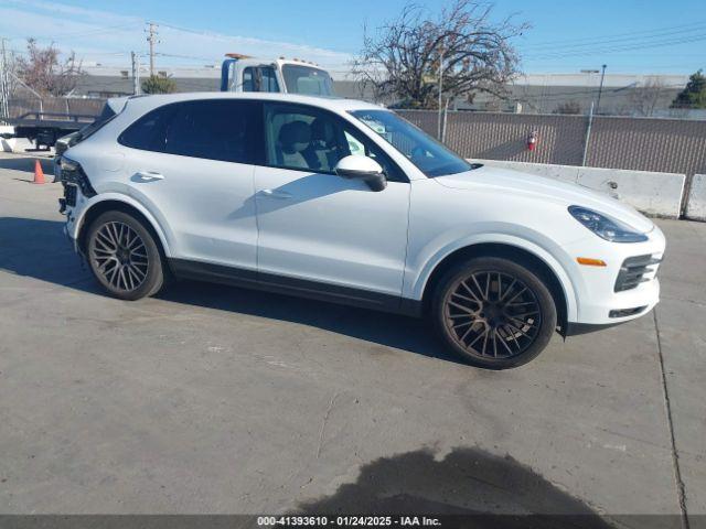  Salvage Porsche Cayenne