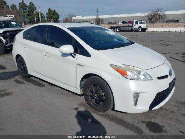  Salvage Toyota Prius