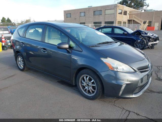  Salvage Toyota Prius v