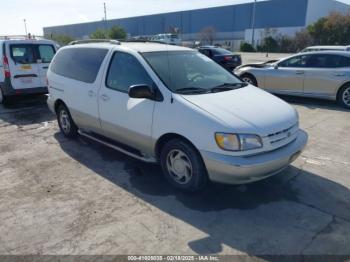  Salvage Toyota Sienna